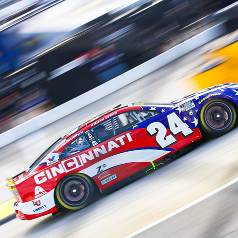 *PRE-ORDER* 2025 MARTINSVILLE WIN AUTOGRAPHED ELITE REGULAR PAINT 1:24 DIE-CAST