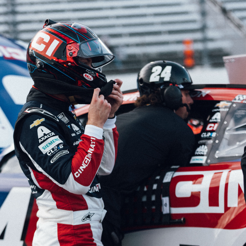 *PRE-ORDER* 2025 MARTINSVILLE WIN ARC REGULAR PAINT 1:24 DIE-CAST