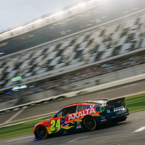 **PRE-ORDER** 2025 DAYTONA 500 CHAMPION **DUAL AUTOGRAPHED JEFF GORDON/WILLIAM BYRON** ELITE REGULAR PAINT 1:24 DIECAST